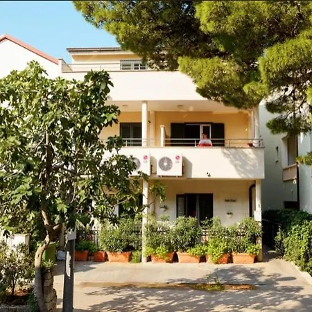 Vila Doris * Baška Voda